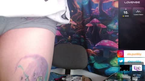 Snapshot of charlotbelucci_ chatting on 7, 2, 2025 Ale punky online show from 7, 2, 2025