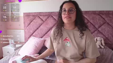 Snapshot of charlote__miller chatting on 27, 2, 2025 You honey online show from 27, 2, 2025