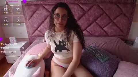 Snapshot of charlote__miller chatting on 2, 3, 2025 You honey online show from 2, 3, 2025