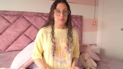 Snapshot of charlote__miller chatting on 9, 3, 2025 You honey online show from 9, 3, 2025