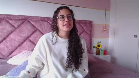 Snapshot of charlote__miller chatting on 10, 3, 2025 You honey online show from 10, 3, 2025