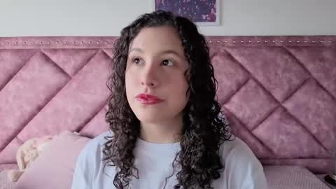 Snapshot of charlote__miller chatting on 26, 9, 2025 You honey online show from 26, 9, 2025