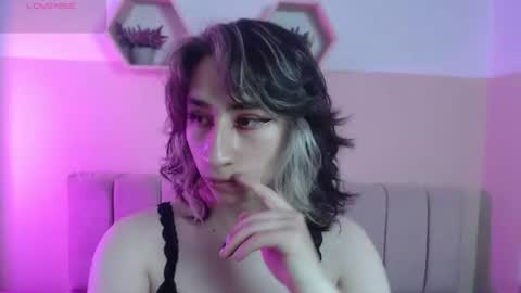 charlothe_dumont online show from 11, 6, 2026