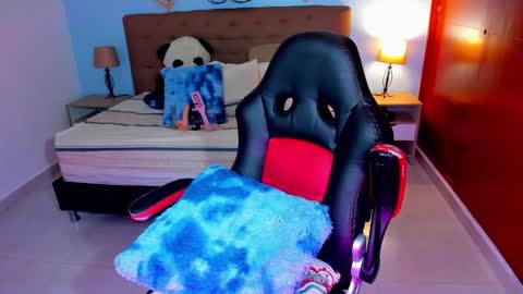 Charlotte  online show from 11, 2, 2026