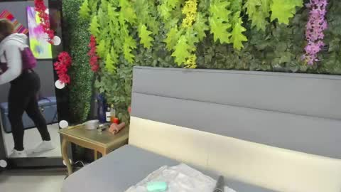  CHARLOTTE BROWN  online show from 4, 1, 2025