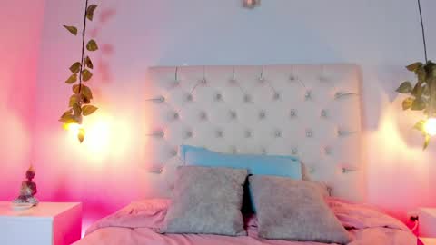 Snapshot of charlotte_collins_2 chatting on 1, 6, 2026 Sofia online show from 1, 6, 2026