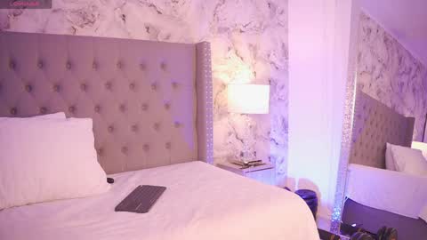 Charlotte online show from 10, 4, 2026