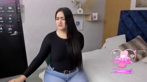 Snapshot of charlotte_mayers chatting on 4, 7, 2026 Charlotte Mayers online show from 4, 7, 2026