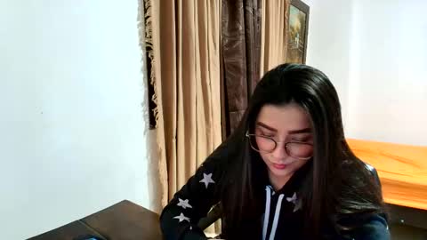 Snapshot of charlotte_richardson chatting on 2, 6, 2026 charlotte_richardson online show from 2, 6, 2026
