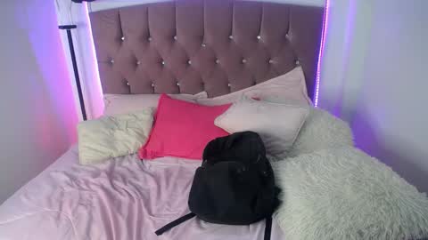 charlotte_walker1 online show from 12, 3, 2025