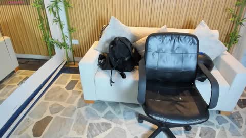 Charlotte  Everyday From 0700 to 1300 Col Time online show from 11, 9, 2025