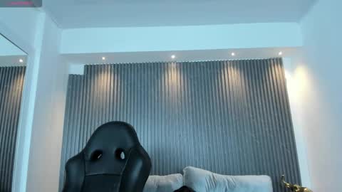 Charlotte  Everyday From 0700 to 1300 Col Time online show from 20, 10, 2025