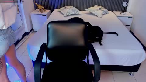 Charlotte  Everyday From 0700 to 1300 Col Time online show from 14, 2, 2026