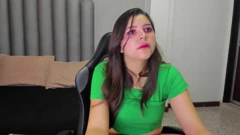 charlottee_starr online show from 2, 12, 2025