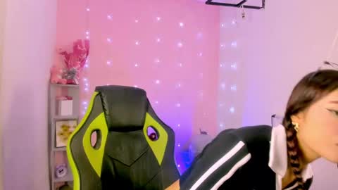 charlotteee online show from 17, 10, 2025