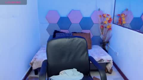 Charlotte Taylor online show from 3, 2, 2026