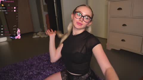 Snapshot of charming_daisy chatting on 4, 2, 2025 my fansly Charming daisy My Wishlist for new toys online show from 4, 2, 2025