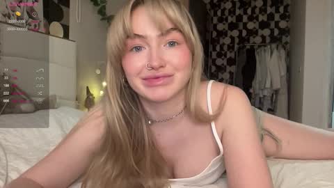 Snapshot of charming_daisy chatting on 8, 1, 2026 my fansly Charming daisy My Wishlist for new toys online show from 8, 1, 2026