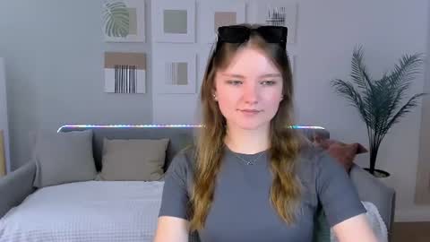 Snapshot of charminglookeva chatting on 20, 6, 2026 Im Eva online show from 20, 6, 2026