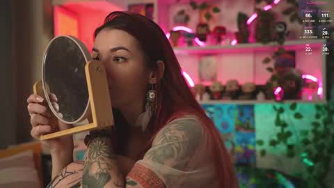 Snapshot of charmings_054 chatting on 15, 2, 2025 Belle and Miley online show from 15, 2, 2025