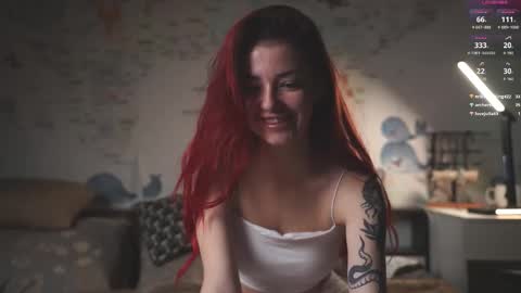 Snapshot of charmings_054 chatting on 27, 10, 2025 Belle and Miley online show from 27, 10, 2025