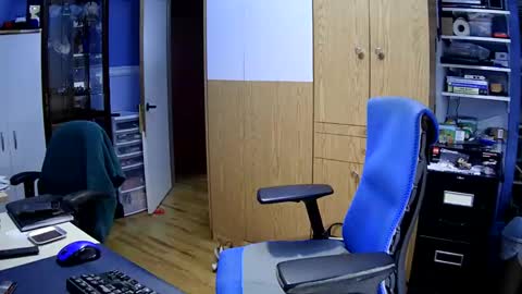 wanaBeYourToy online show from 4, 12, 2024