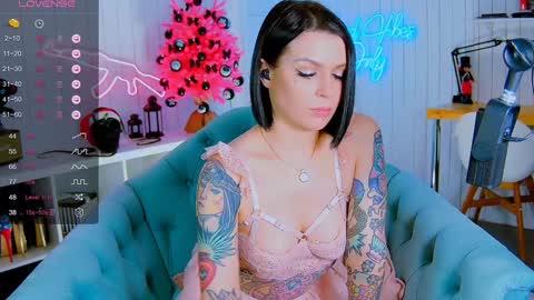 Snapshot of chaturkaterina chatting on 11, 1, 2025 Miss Harmony online show from 11, 1, 2025