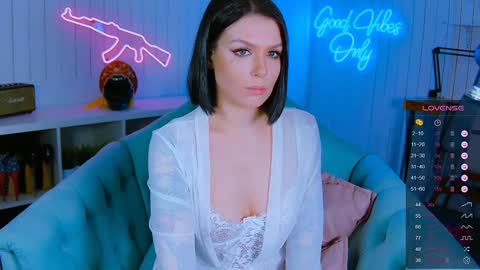 Snapshot of chaturkaterina chatting on 1, 2, 2025 Miss Harmony online show from 1, 2, 2025