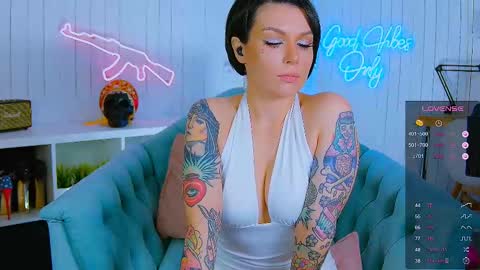 Snapshot of chaturkaterina chatting on 2, 3, 2025 Miss Harmony online show from 2, 3, 2025
