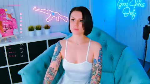 Snapshot of chaturkaterina chatting on 16, 10, 2025 Miss Harmony online show from 16, 10, 2025