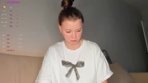 Snapshot of chaturrbaby chatting on 25, 10, 2025 Em online show from 25, 10, 2025
