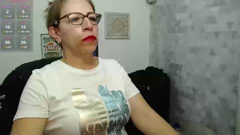 CHAYLA VICTORIA RUIZ  online show from 23, 9, 2025