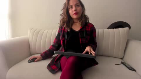 Regina Phalange online show from 7, 3, 2025