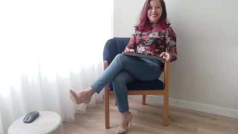 Regina Phalange online show from 11, 11, 2025