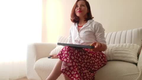 Regina Phalange online show from 13, 4, 2026