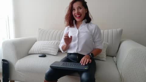 Regina Phalange online show from 29, 5, 2026