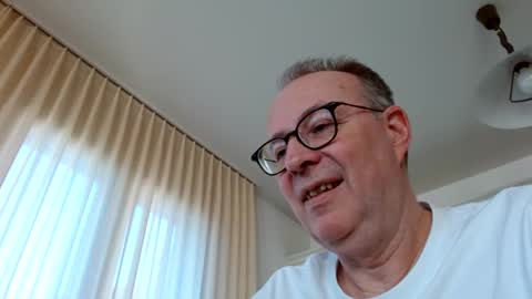 Snapshot of cheer2u chatting on 15, 1, 2025 cheer2u online show from 15, 1, 2025