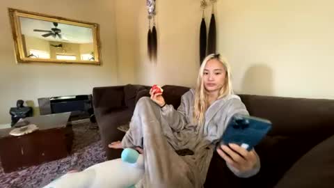 Snapshot of chellybear101 chatting on 15, 7, 2026 chellybear101 online show from 15, 7, 2026