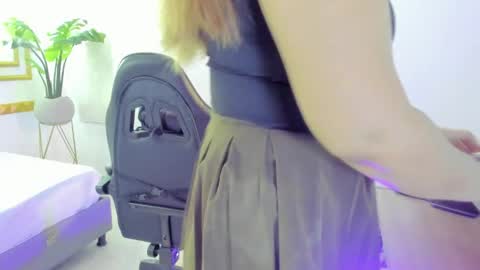 C H E R R Y  online show from 17, 4, 2026