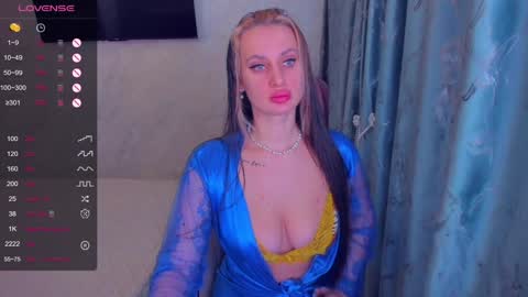 Snapshot of cherry_starrr chatting on 11, 1, 2025 cherry_starrr online show from 11, 1, 2025