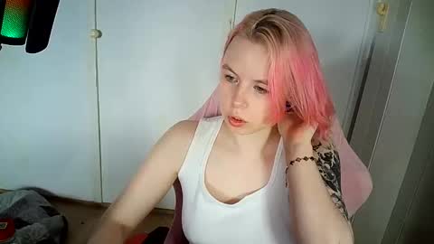 Snapshot of cherrybaby_0 chatting on 11, 6, 2026 cherrybaby_0 online show from 11, 6, 2026
