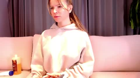 Snapshot of cherrycoloured chatting on 28, 4, 2026 Anna online show from 28, 4, 2026