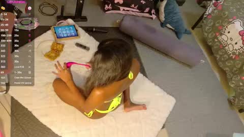 Snapshot of cherrycreme chatting on 23, 9, 2025 Cherry online show from 23, 9, 2025