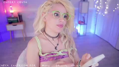 Cherry Crush  online show from 20, 4, 2026