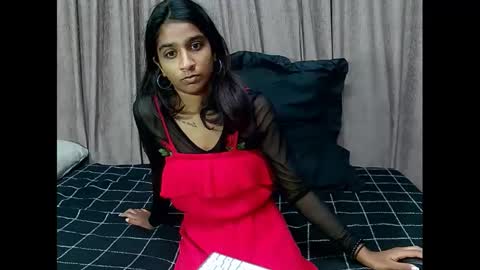 Snapshot of cherryindian4u69 chatting on 21, 1, 2025 leah online show from 21, 1, 2025