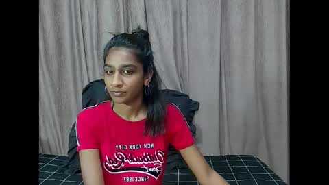 Snapshot of cherryindian4u69 chatting on 25, 1, 2025 leah online show from 25, 1, 2025