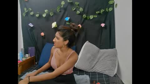 Snapshot of cherryindian4u69 chatting on 15, 9, 2025 leah online show from 15, 9, 2025
