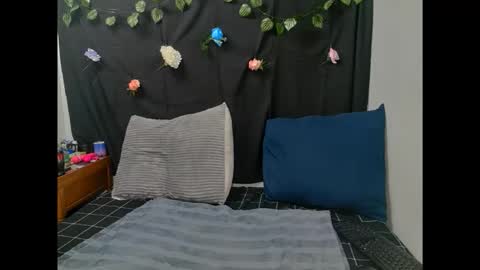 Snapshot of cherryindian4u69 chatting on 26, 9, 2025 leah online show from 26, 9, 2025