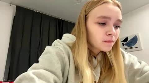 Snapshot of cherryleija chatting on 23, 4, 2026 Lei online show from 23, 4, 2026