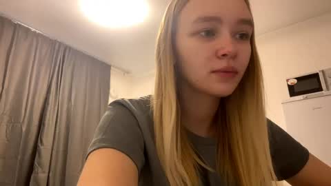 Snapshot of cherryleija chatting on 26, 4, 2026 Lei online show from 26, 4, 2026